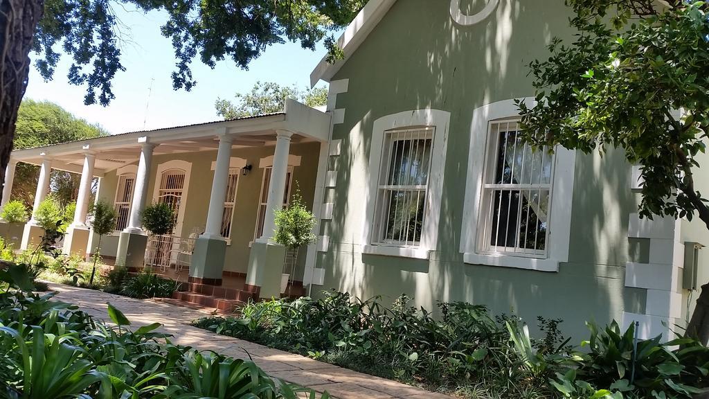 Bauhenia Guesthouse Potchefstroom Buitenkant foto