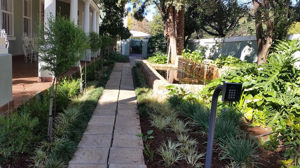 Bauhenia Guesthouse Potchefstroom Buitenkant foto